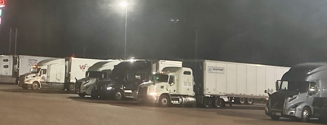 Overnight RV Parking At Love’s Truck Stop